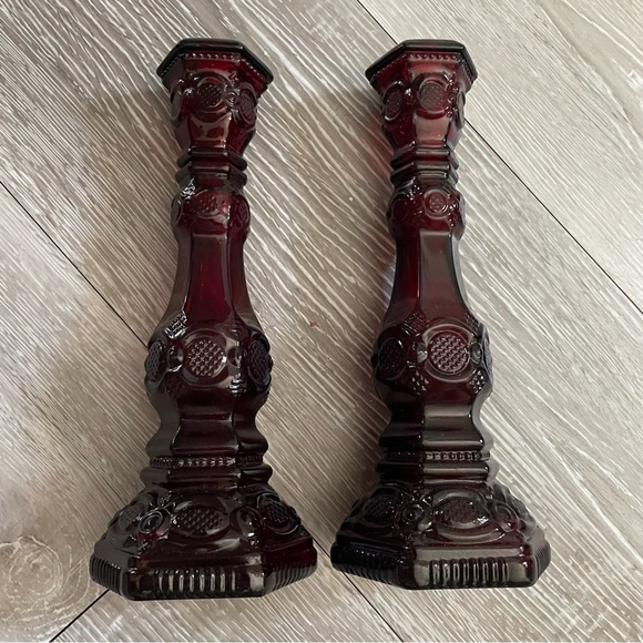 Vintage Avon Cape Cod Candlesticks Goth Gothic Victorian Red - Picture 1 of 5
